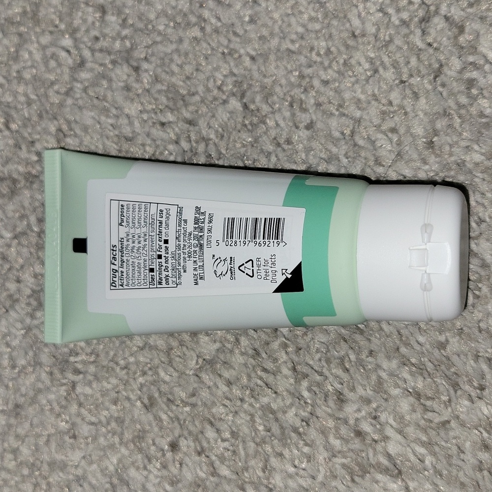 The Body Shop Aloe Soothing Moisture Lotion With SPF 15 - Picture 2 of 3